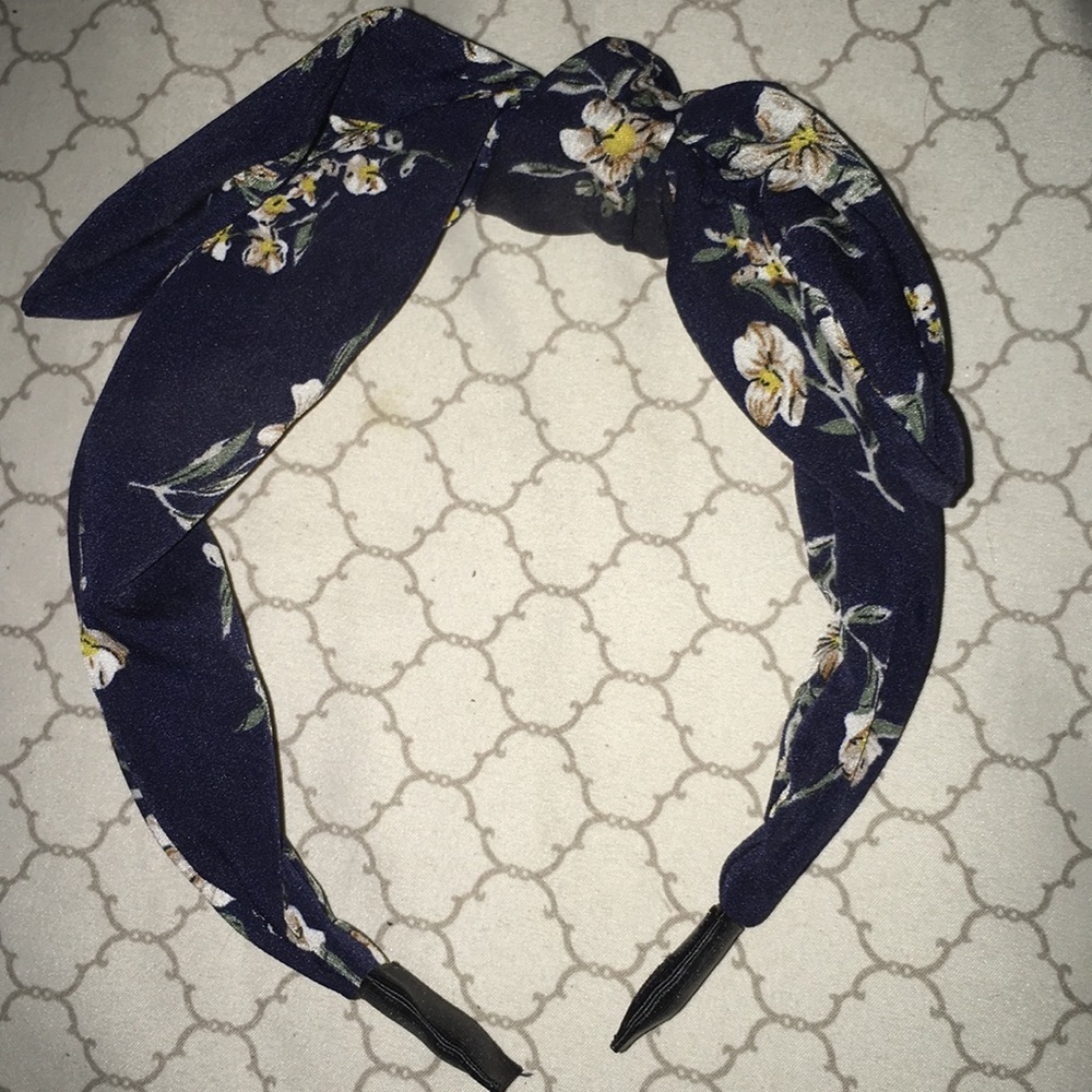 Woman’s headband
